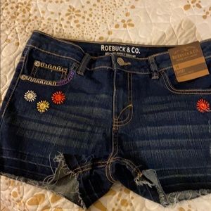 New denim shorts embroidered